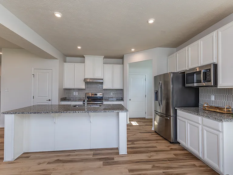 403 Sydney Dr — Photo 7