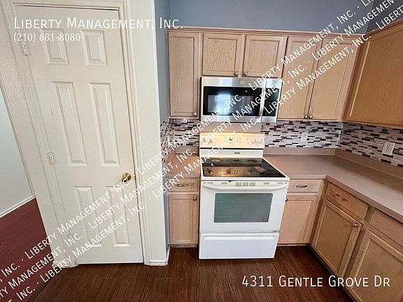 5th image of 4311 Gentle Grove Dr