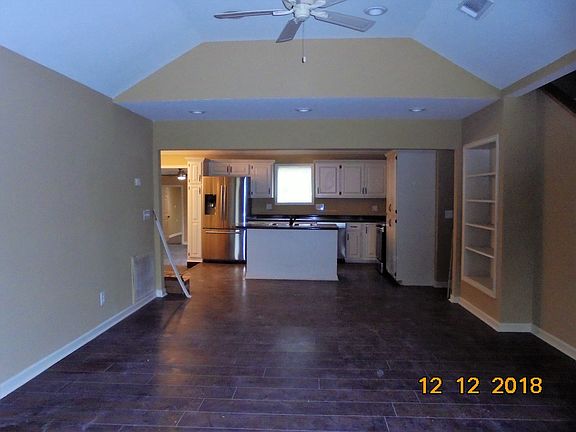 5th image of 1802 Sidney Dr