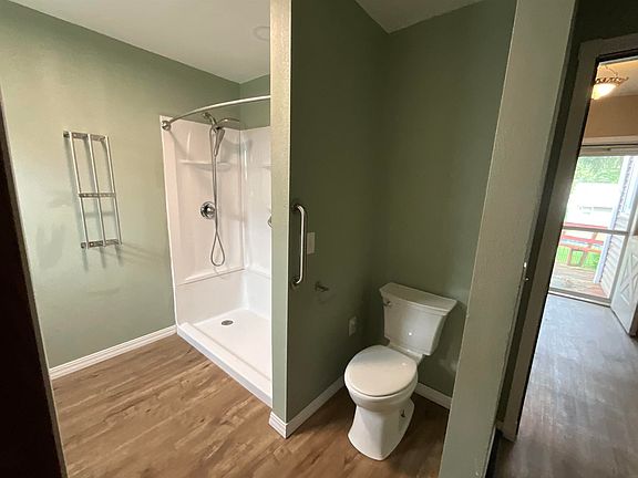 5th image of 302 Water St