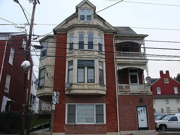 115 Main St #1 — Photo 1