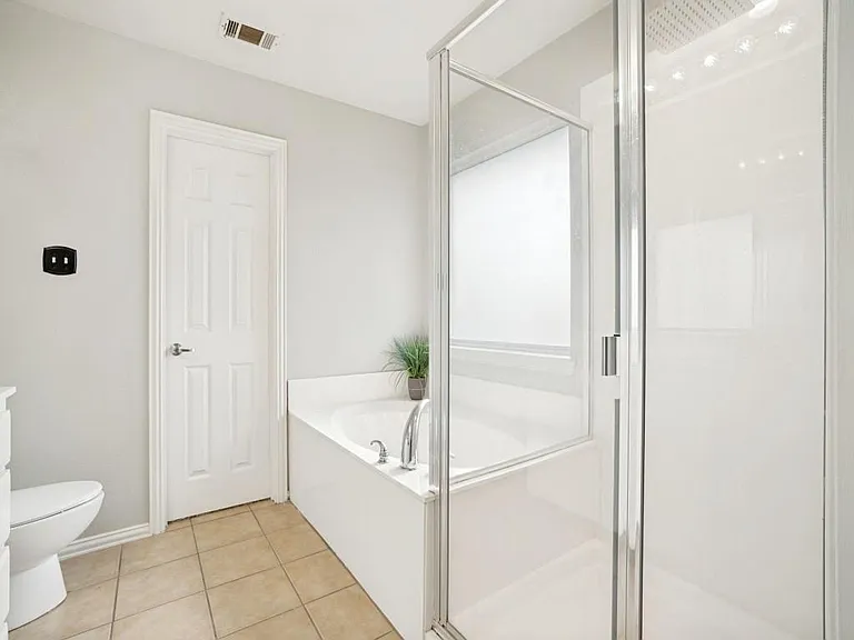2737 Lynx Ln — Photo 17