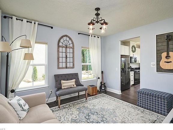 5th image of 345 Bridgeworth Point Dr