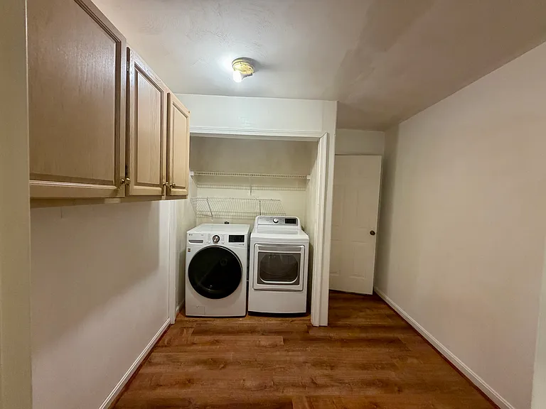 1400 Dalsbury Ln — Photo 12