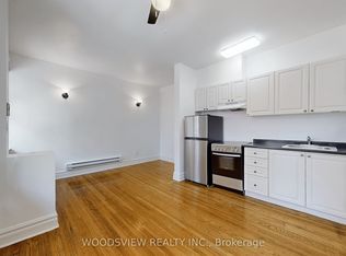 135 Earl Pl #11, Toronto, ON M4Y 1M4