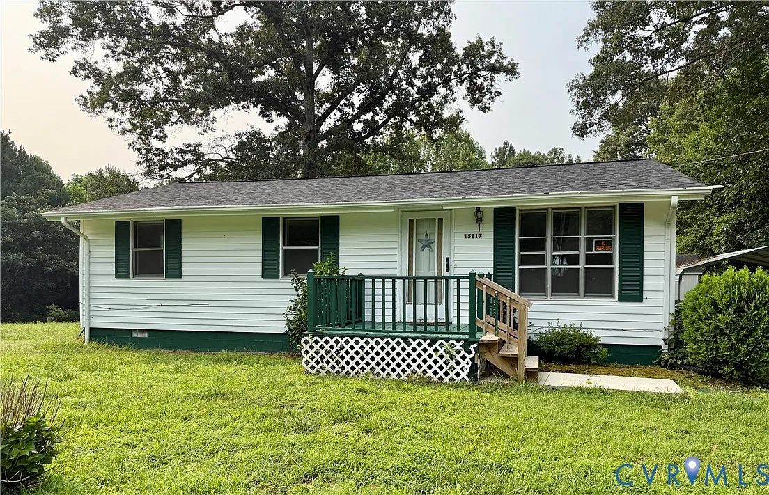 3 bed, 1.0 bath, 912 sqft, $1,550 — Photo 1