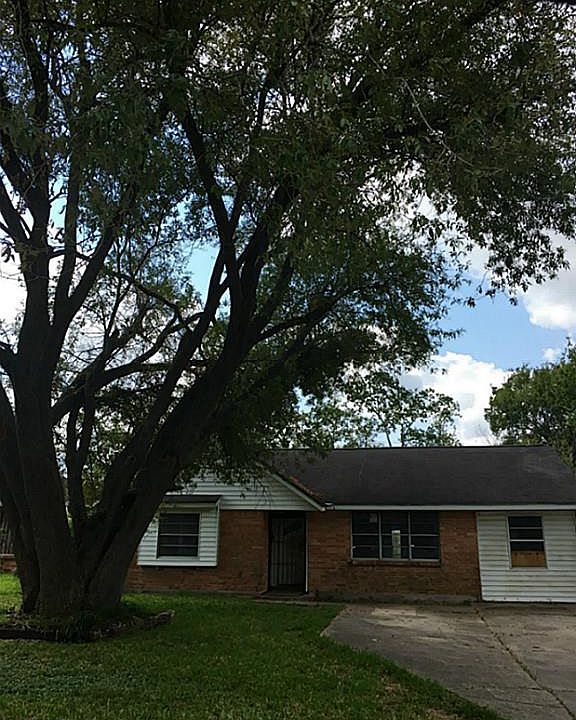 1st image of 10914 Roandale Dr #0