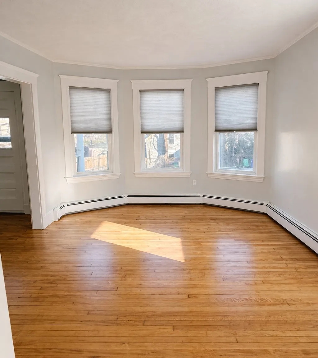 2 bed, 1.5 bath, 1300 sqft, $3,700 — Photo 2