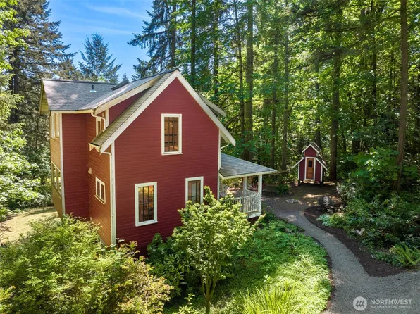 7026 Island Center Road NE, Bainbridge Island, WA 98110
