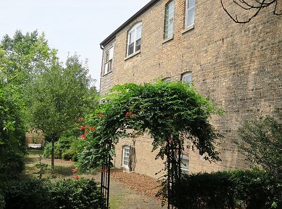 3rd image of 2514 N Luna Ave