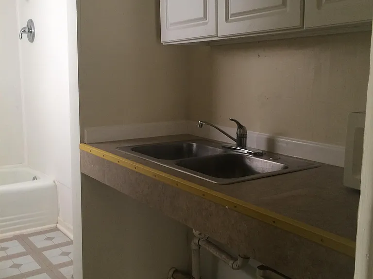 3031 University Ave — Photo 1