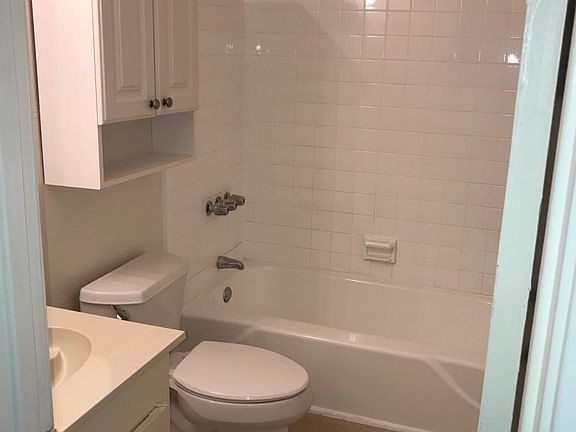 2nd image of 1401 Saint Andrew St APT 232