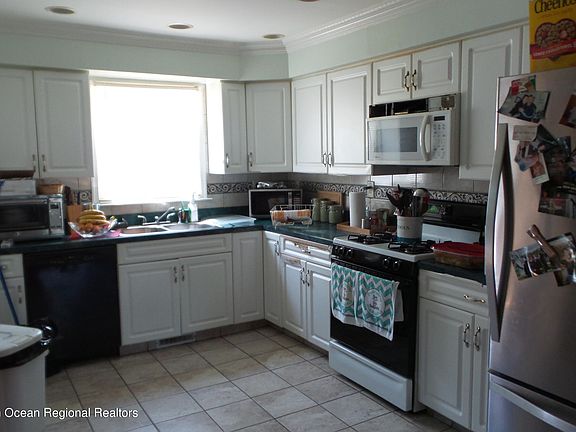4th image of 541 Duchess Court
