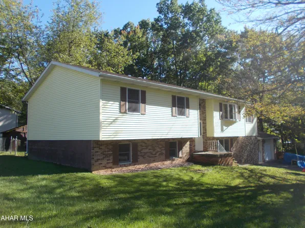 1635 Purdue Dr, Altoona, PA 16602
