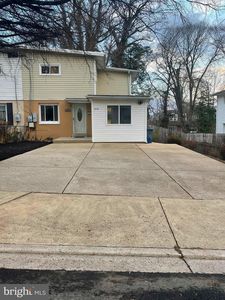 10710 Maple St, Fairfax, VA, 22030