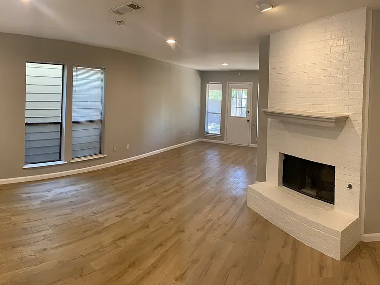 3120 Oak Ridge Point — Photo 3