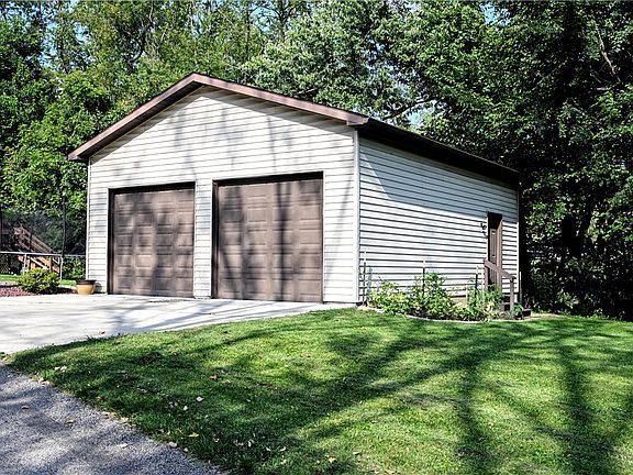 4th image of 446 Lewis Run Rd