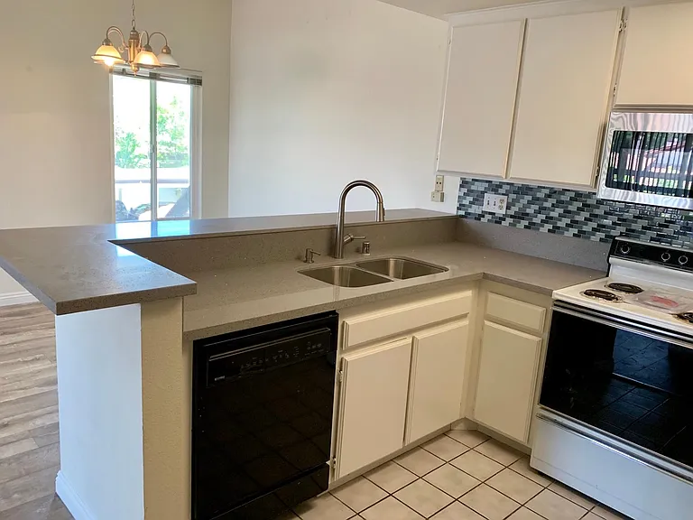 2425 Cranston Dr #202 — Photo 3
