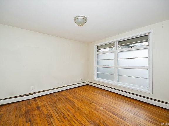 3rd image of 87 Vineyard Avenue