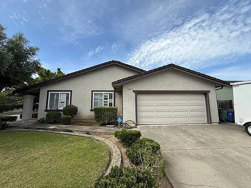 34897 Busby Way Photo 1