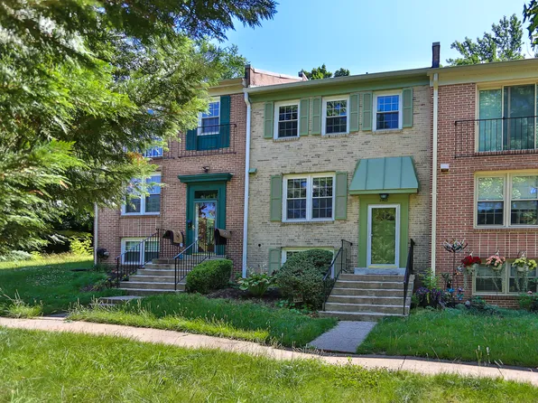 2402 Windbreak Dr, Alexandria, VA 22306