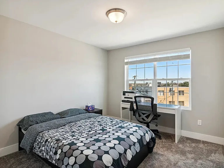 2535 W Towne St — Photo 15