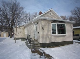 928 E 6th Ave, Mitchell, SD 57301