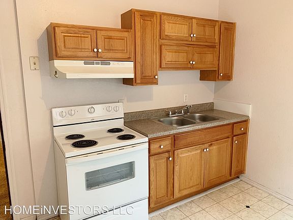 2nd image of 2160 Cleveland Blvd #A