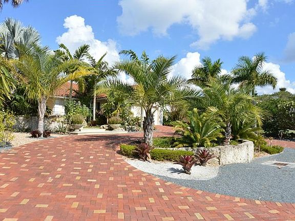 4th image of 385 Flamingo Dr