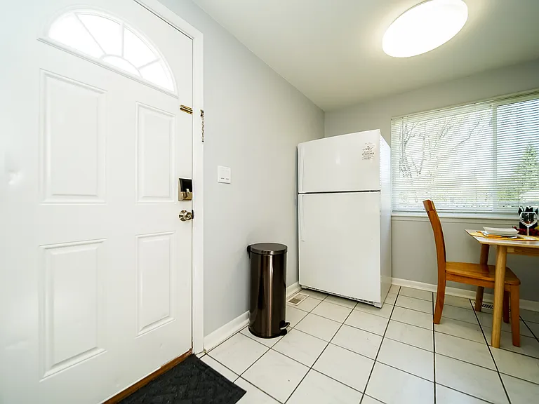 Hemlock Dr — Photo 13