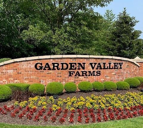 Sought after Garden Valley Farms shows pride-of-ownership homes with lots of pretty common ground.