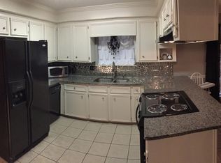 393 Siwell Meadows Dr, Byram, MS 39272