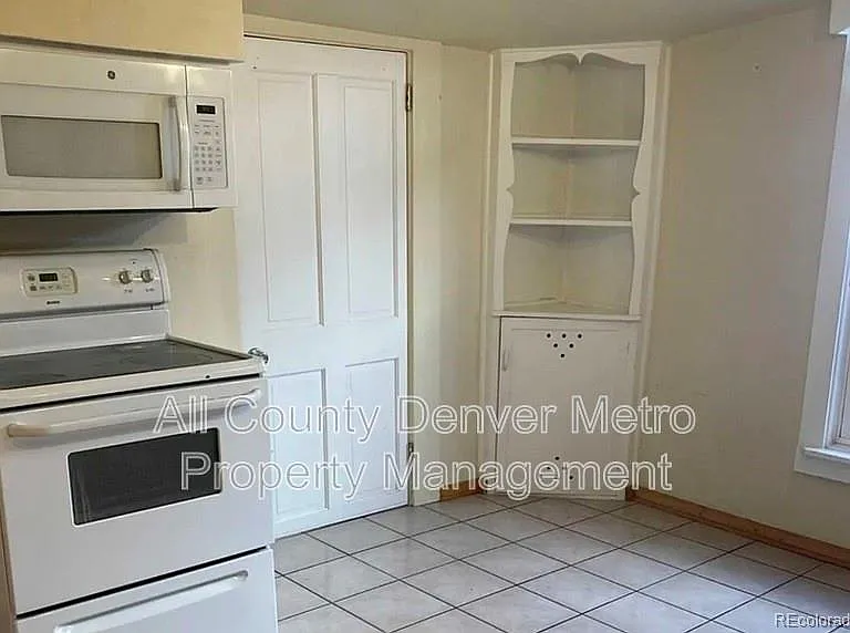 831 Elati St — Photo 7