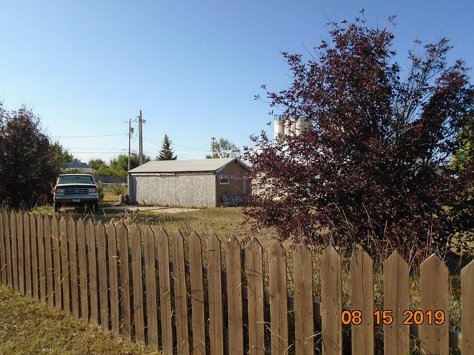 1st image of 137 1st Ave NE