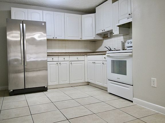 2nd image of 14 Woodman Way APT 7