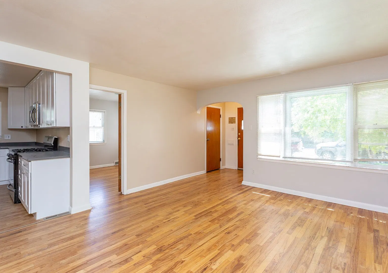 961 Grandview Ave. — Photo 4
