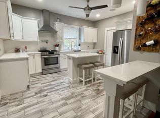 98 Clinton Ave #1, New Haven, CT 06513