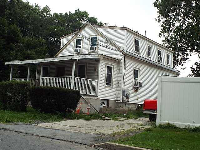 2nd image of 102 Oakdale Ave