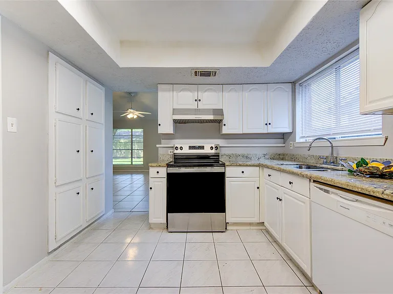 10514 Rancho Bernardo Ln — Photo 7