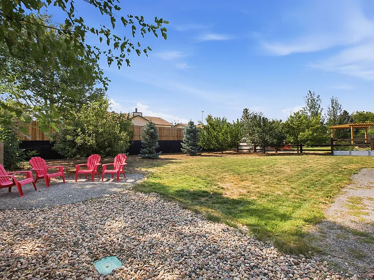 509 Wrangell Ln — Photo 30