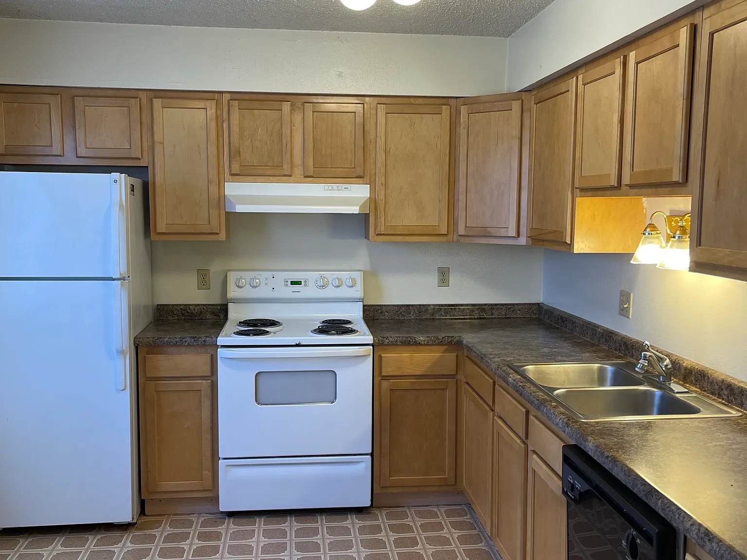 2 bed, 100 sqft, $1,278 — Photo 3