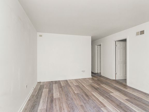 5th image of 14605 Kenwood Ave