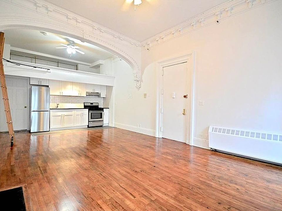 2nd image of 306 W 30th St APT 1F