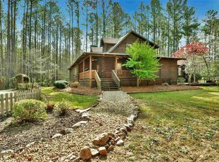 654 Standing Rock Rd, Senoia, GA 30276