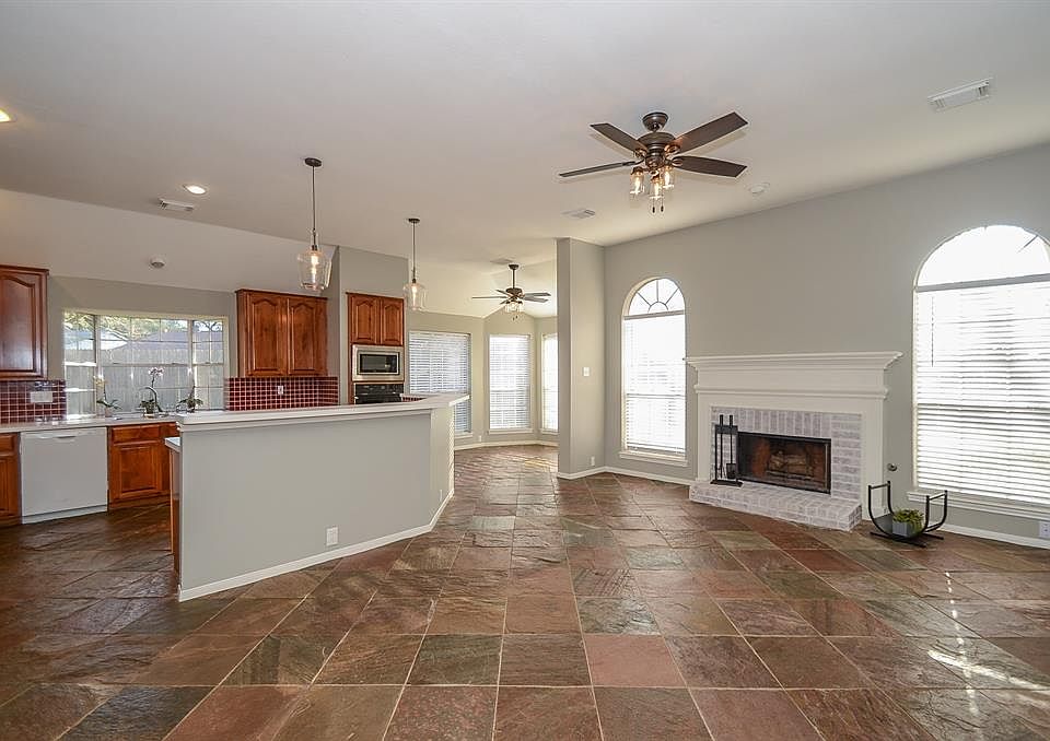 1st image of 6806 Knoll Forest Ct