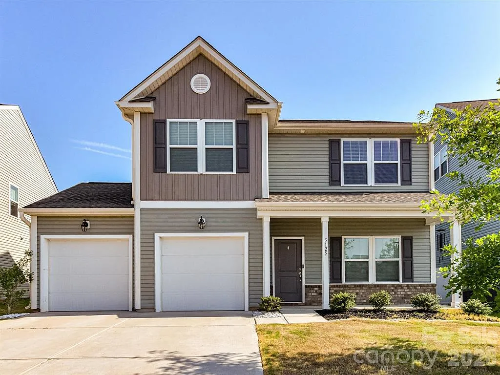 3 bed, 2.5 bath, 2210 sqft, $2,850 — Photo 1