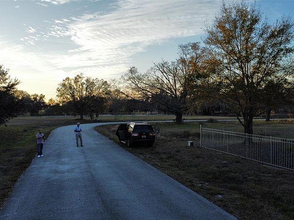 2nd image of 1004 Whispering Oaks Court