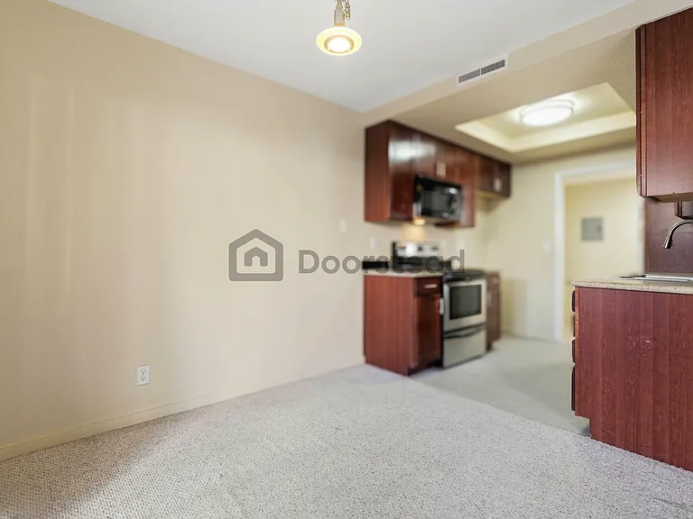 1318 B St #102 — Photo 16