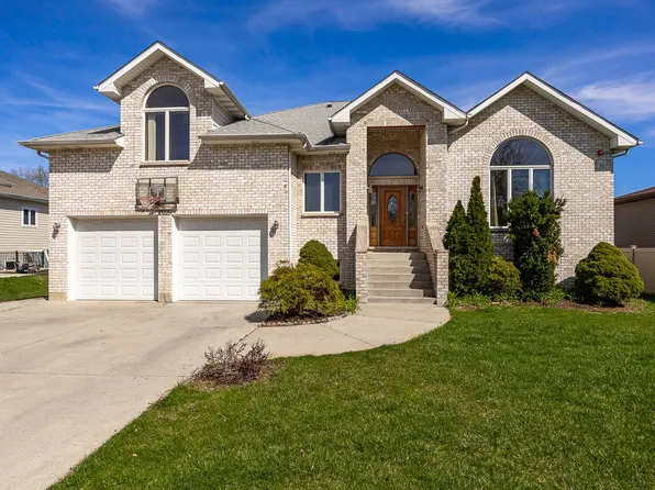 10225 S 81st Ct, Palos Hills, IL 60465