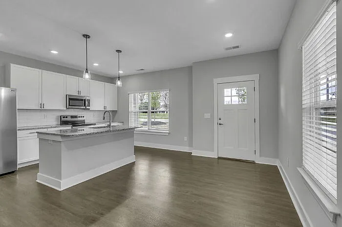 3 bed, 2.5 bath, 1498 sqft, $2,150 — Photo 4